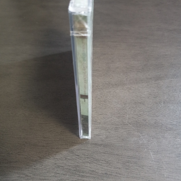 2000 Enya A Day Without Rain Cd New Factory Sealed - Picture 2 of 6